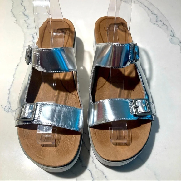 UGG  SZ 10 Ardyne Chunky Platform Silver Buckle Slip On Flip Flop Sandals - Picture 1 of 12